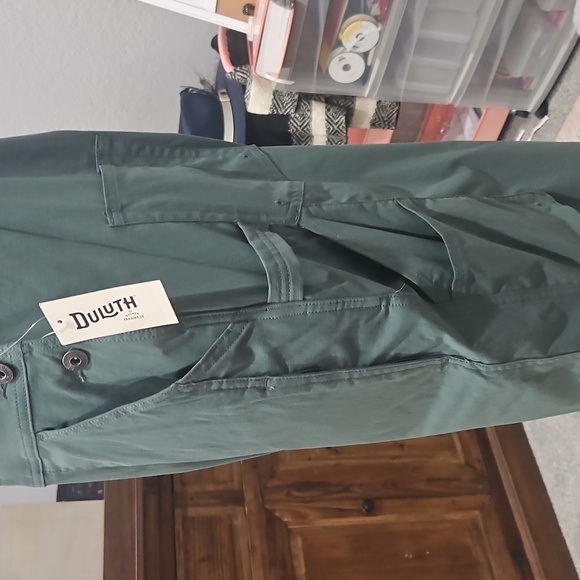 Duluth Green Utility Overalls New With Tags Size XL 29" inseam - Picture 8 of 12
